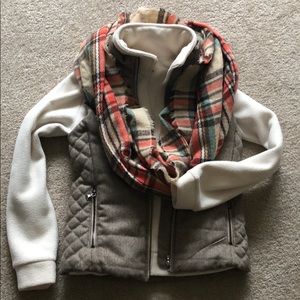 Vest/Fleece/Scarf Set